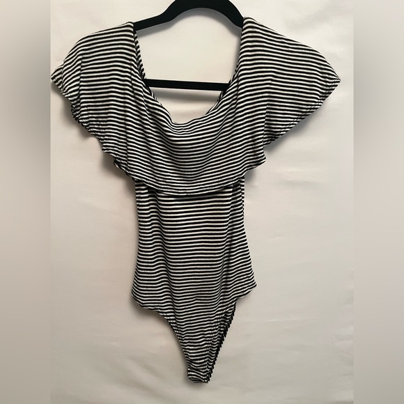 Design Lab by Lord &Taylor on/off-shoulder tank/bodysuit - Picture 3 of 7